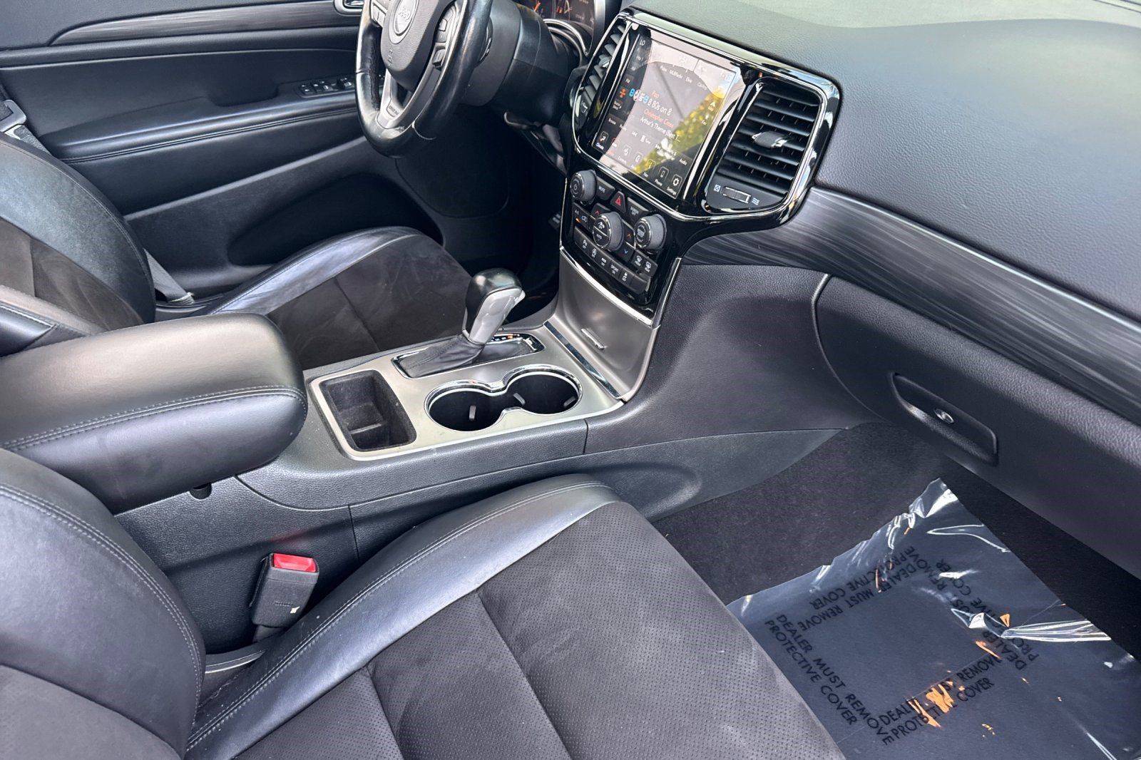 Used 2020 Jeep Grand Cherokee Altitude AWD/4WD image 35
