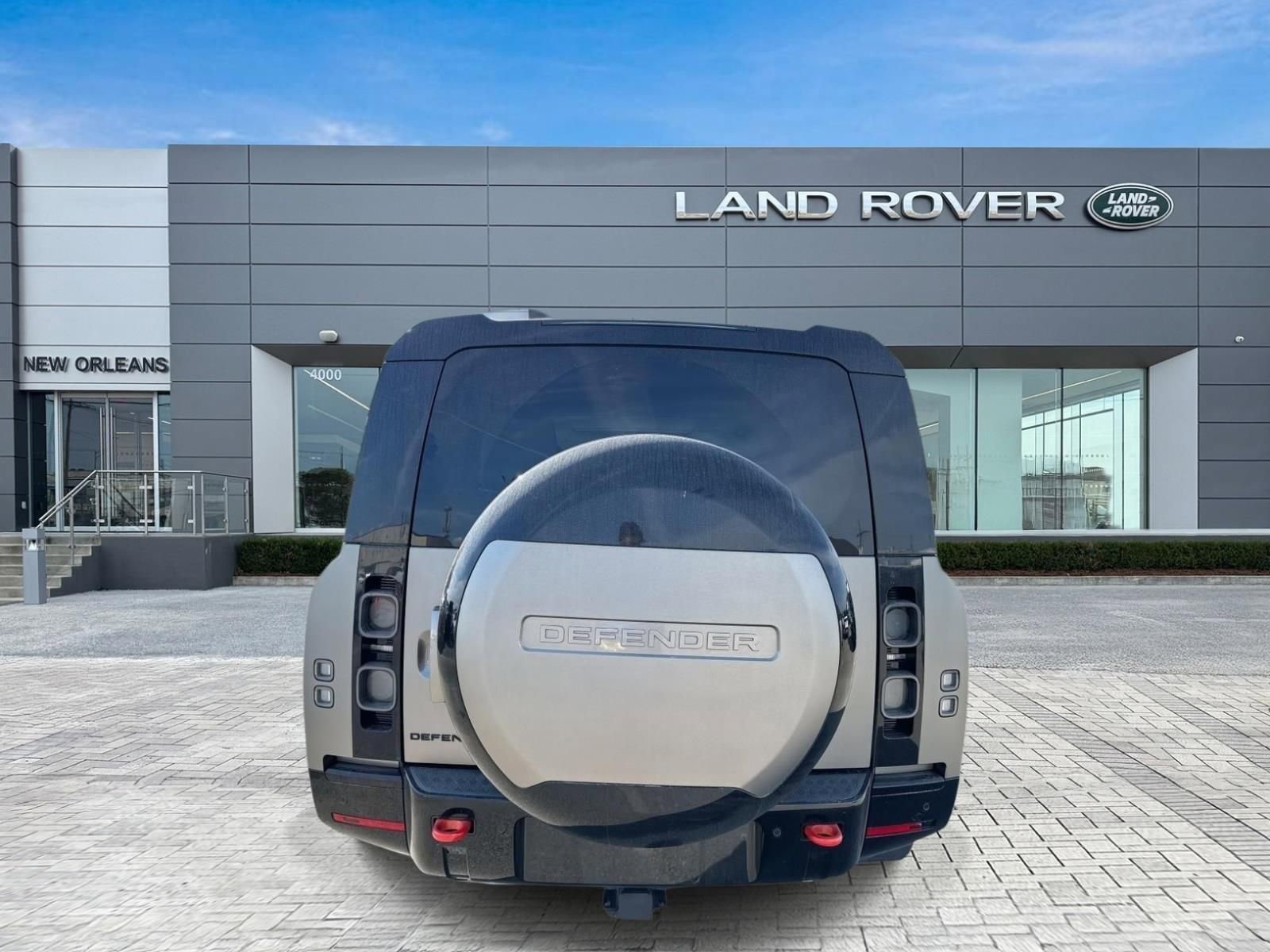 Used 2025 Land Rover Defender 130 X AWD/4WD image 7