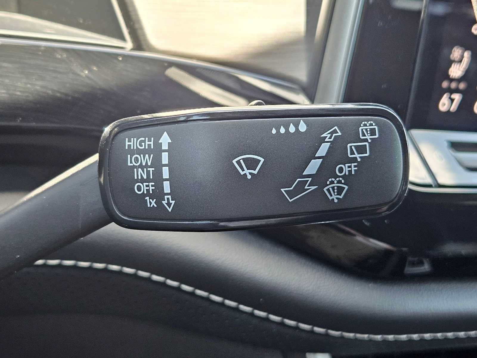 Used 2024 Volkswagen Atlas Cross Sport SE FWD image 23