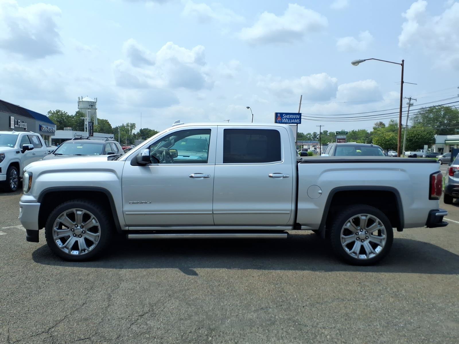 Used 2017 GMC Sierra 1500 Denali w/ Denali Ultimate Package AWD/4WD image 7