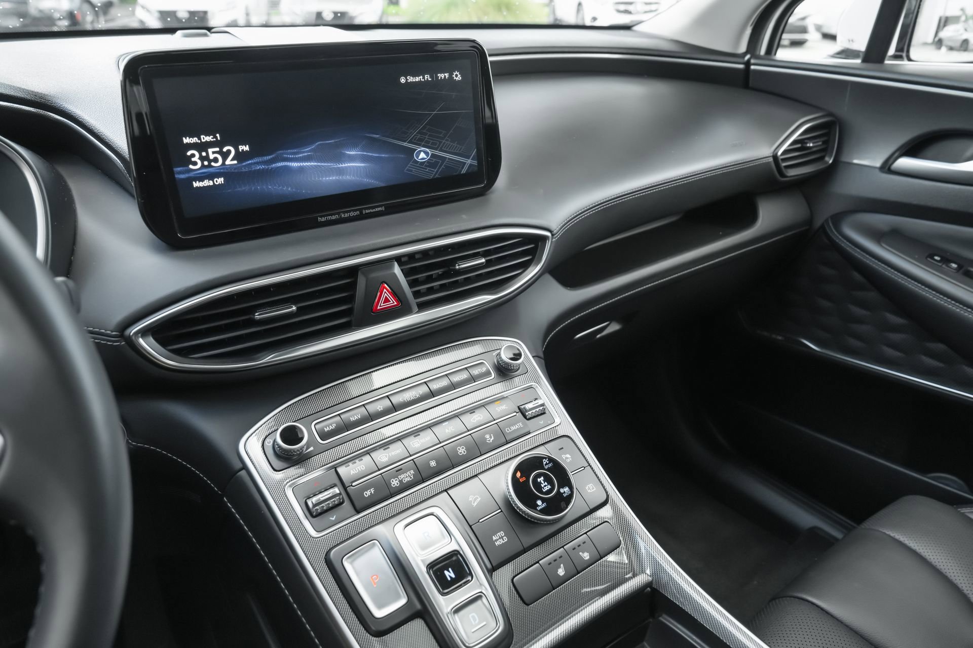 Used 2023 Hyundai Santa Fe SEL Premium w/ Cargo Package image 10