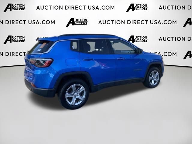 Used 2024 Jeep Compass Latitude AWD/4WD image 9