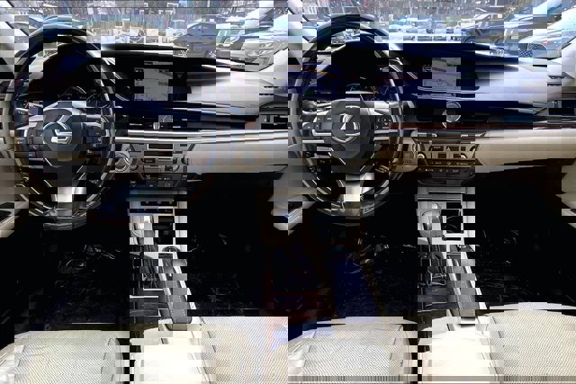 Used 2016 Lexus ES 350 w/ Luxury Package w/Wood Trim image 14