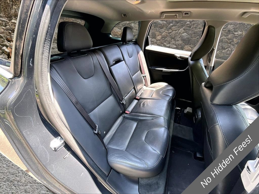 Used 2015 Volvo XC60 T6 w/ Proximity Package AWD/4WD image 24