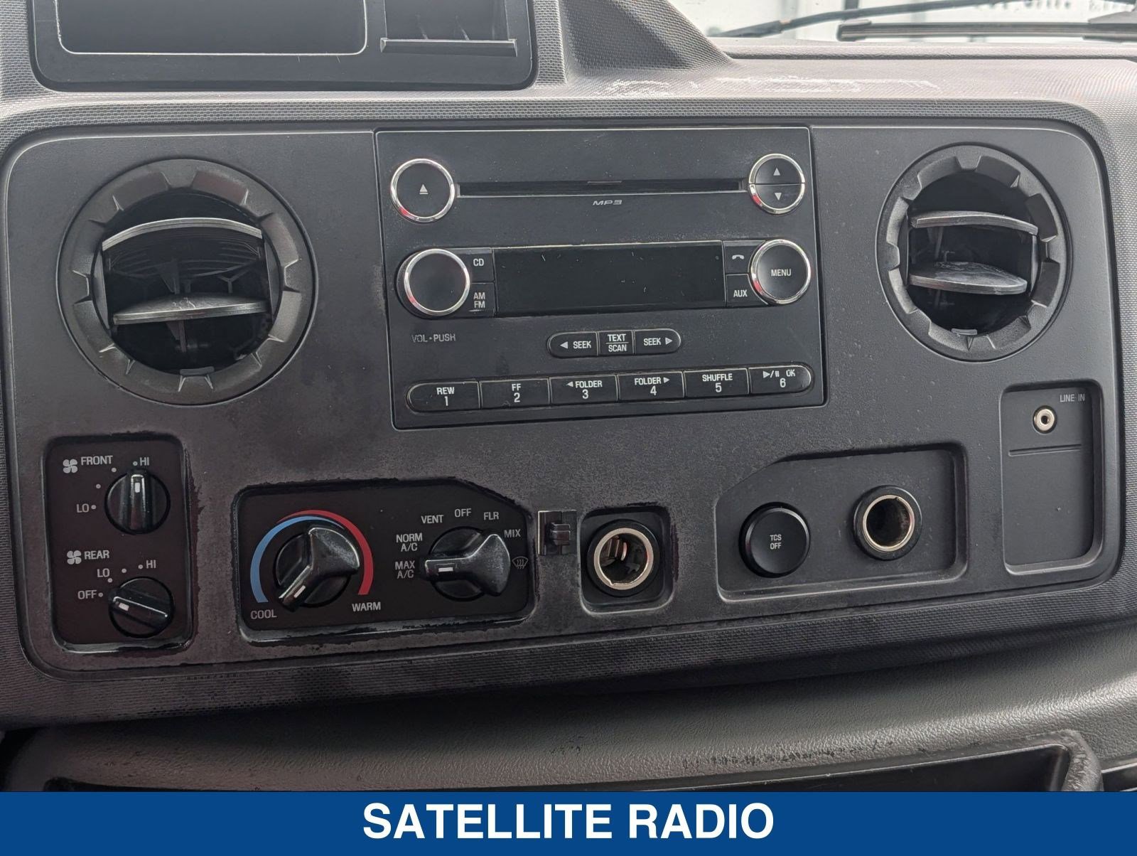 Used 2011 Ford E-350 and Econoline 350 XLT image 30