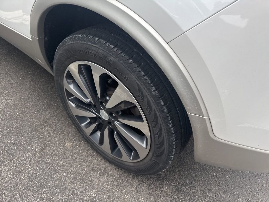 Used 2021 Buick Encore Preferred AWD/4WD image 9