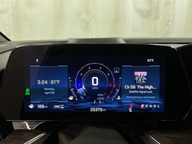 Used 2025 Chevrolet Suburban Z71 AWD/4WD image 15
