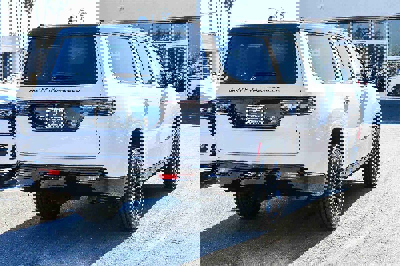 Used 2024 Jeep Grand Wagoneer L Series II w/ Quick Order Packagew 28T image 4