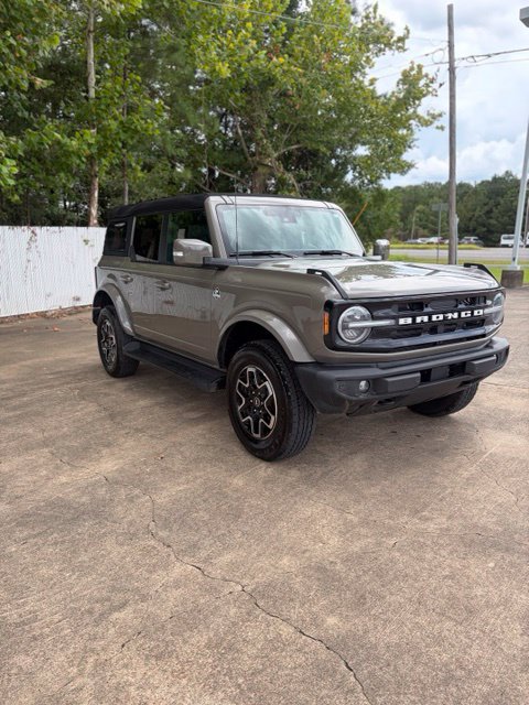 Used 2025 Ford Bronco Outer Banks AWD/4WD image 8