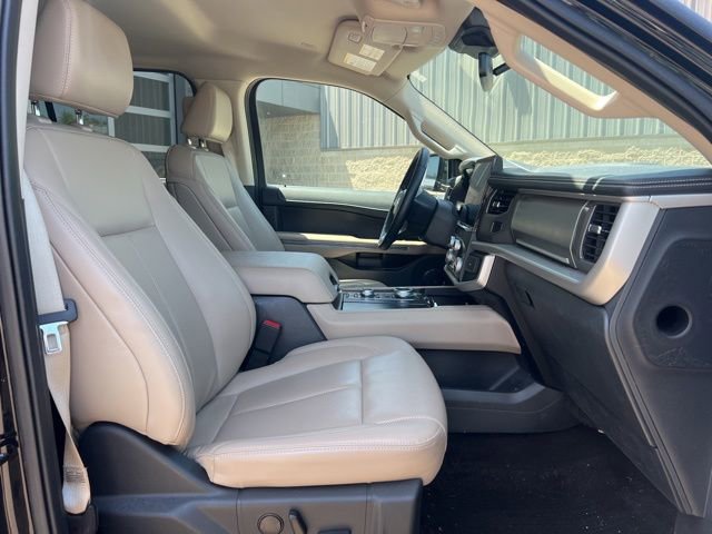 Used 2022 Ford Expedition XLT AWD/4WD image 9