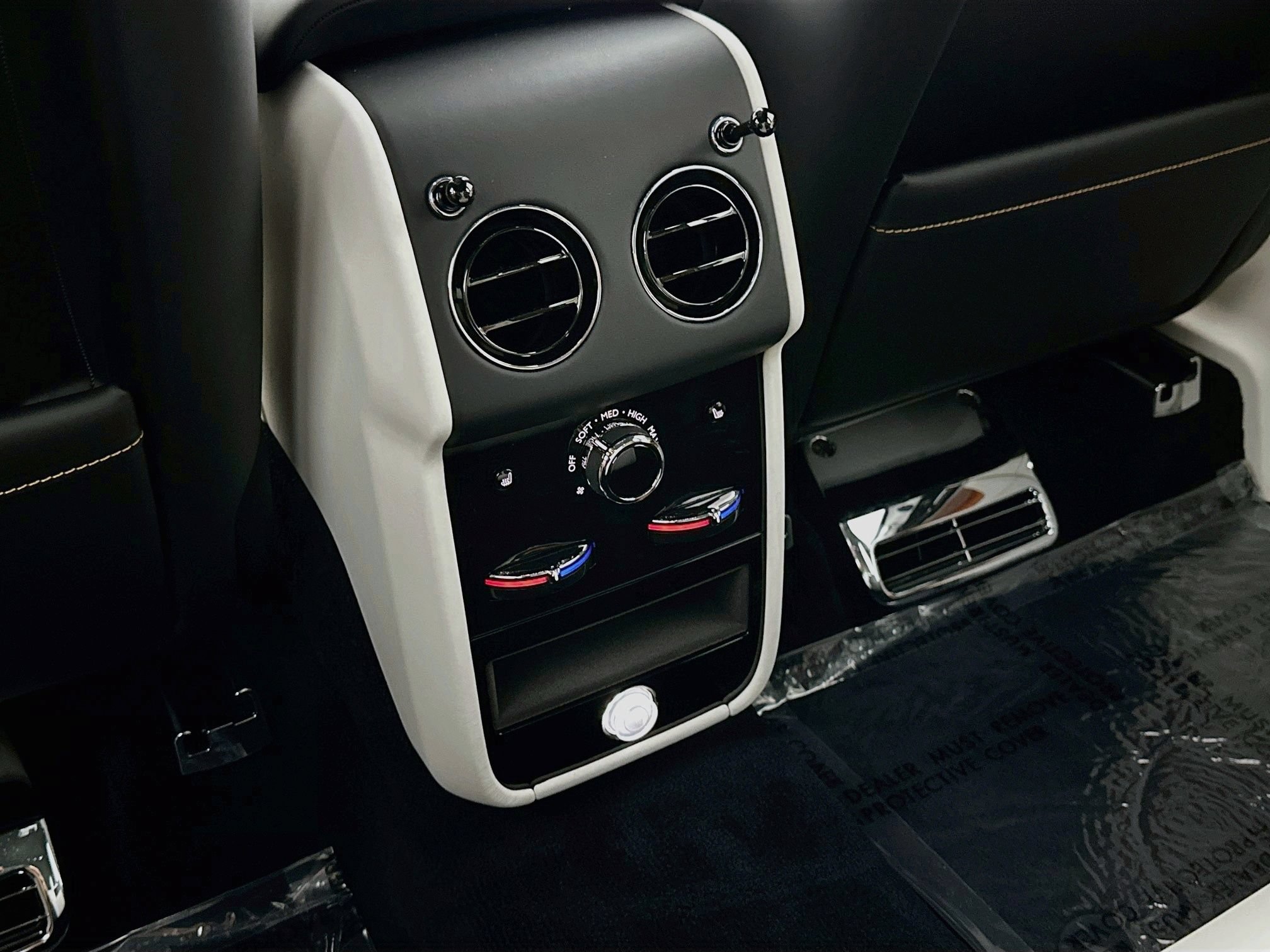 New 2027 Rolls-Royce Cullinan Black Badge AWD/4WD image 24