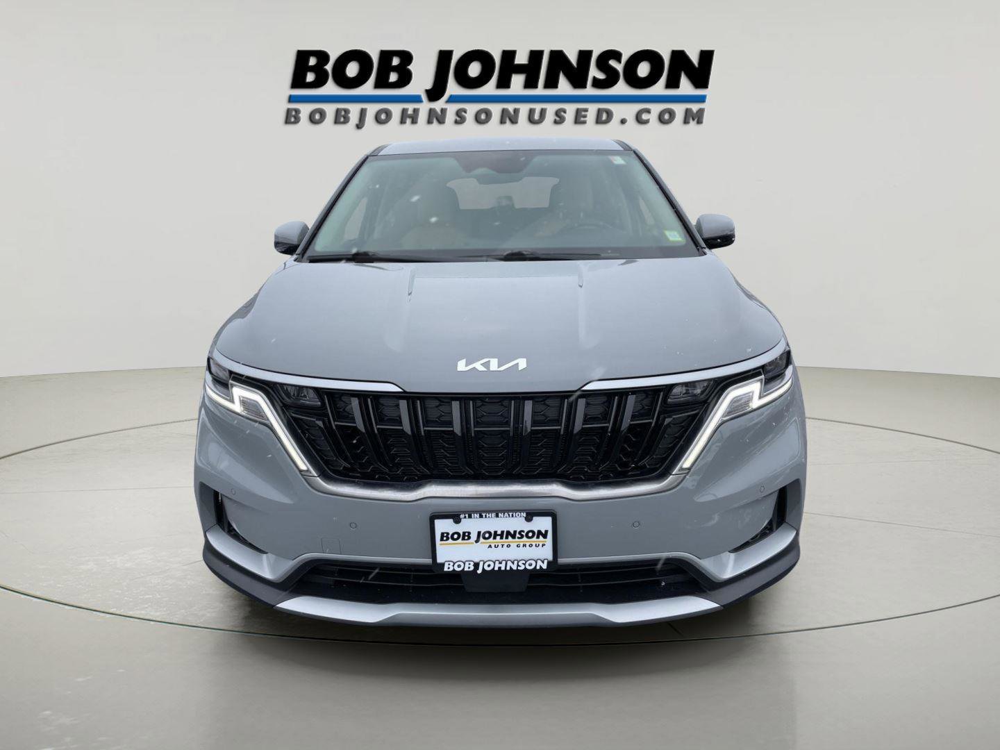 Used 2023 Kia Carnival EX image 2