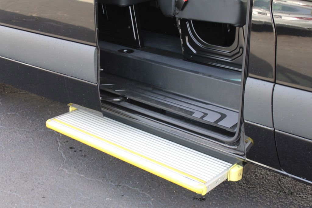 Used 2024 Mercedes-Benz Sprinter 2500 image 40