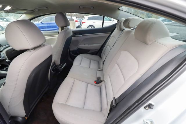 Used 2017 Hyundai Elantra SE image 30