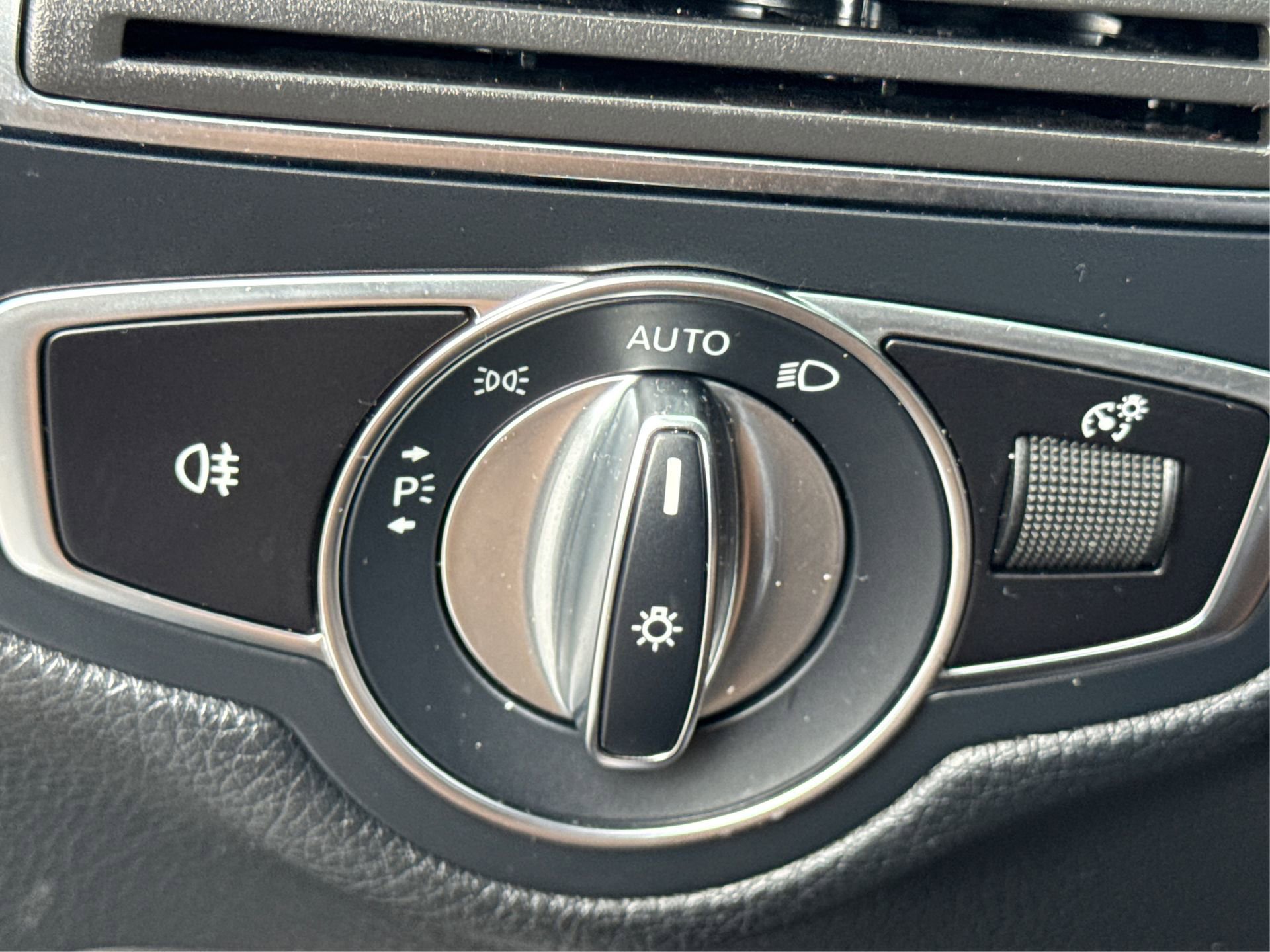 Used 2019 Mercedes-Benz GLC 300 image 23