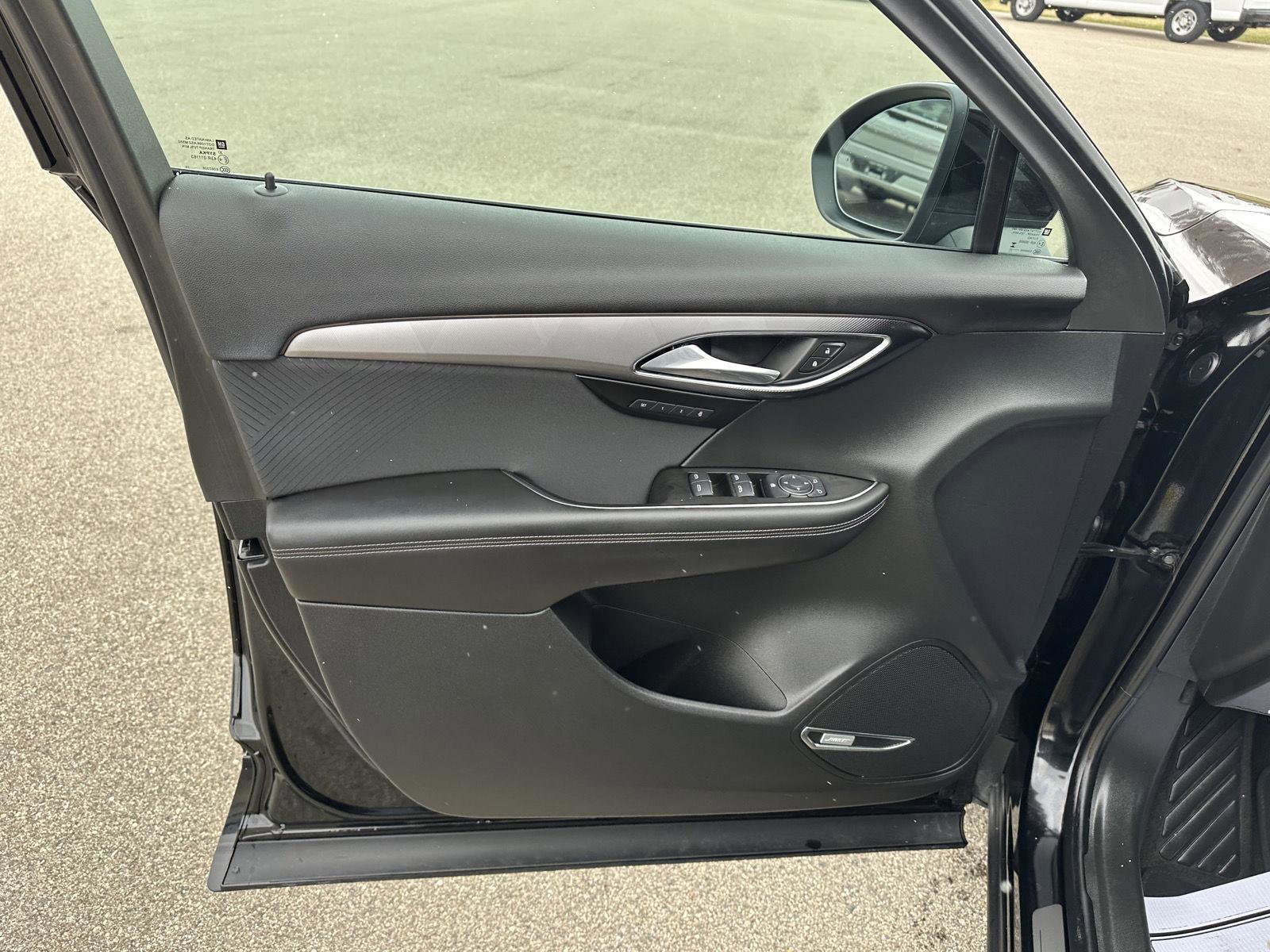 Used 2025 Buick Envision Sport Touring image 17