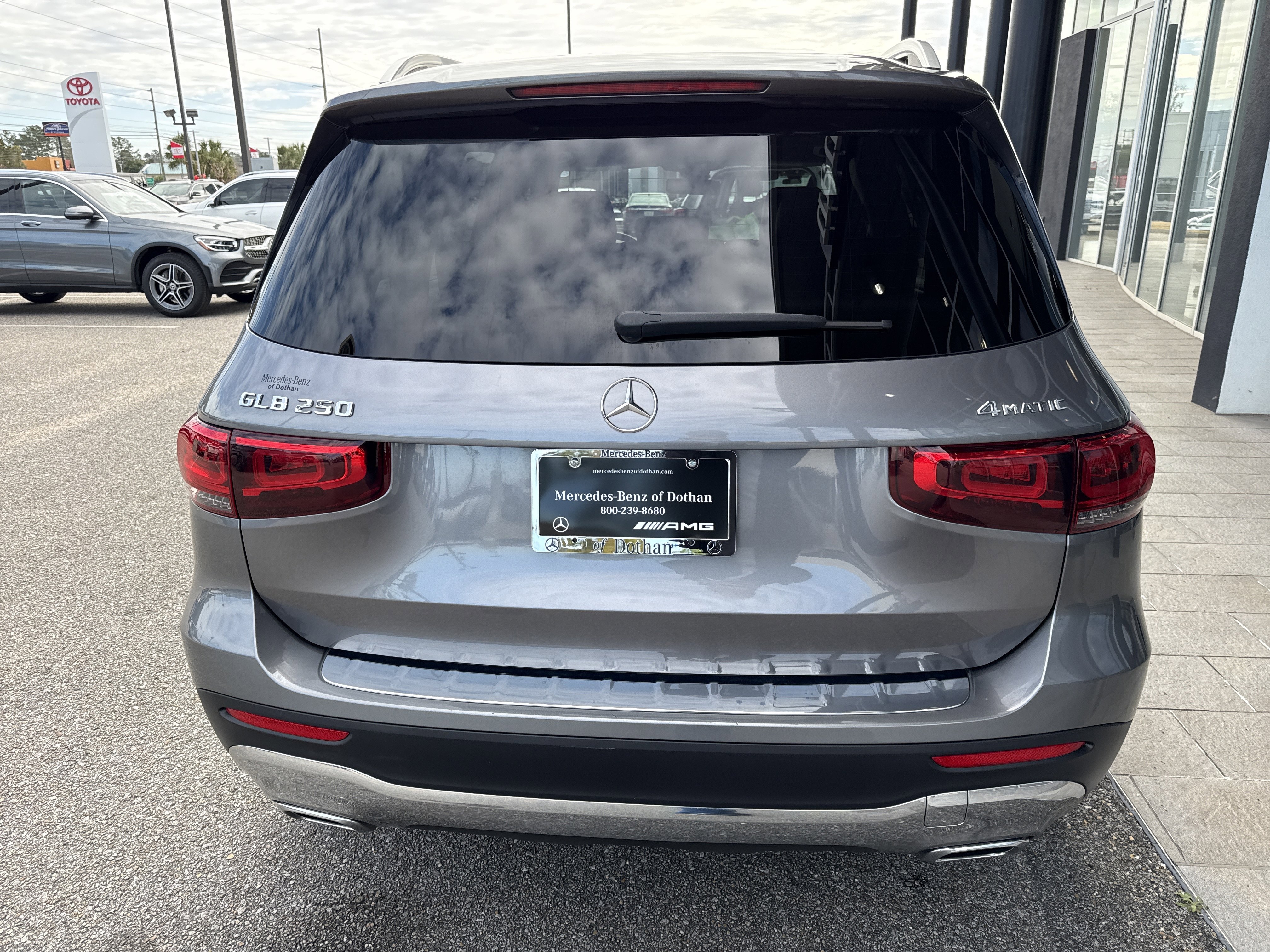 Certified 2020 Mercedes-Benz GLB 250 4MATIC image 3