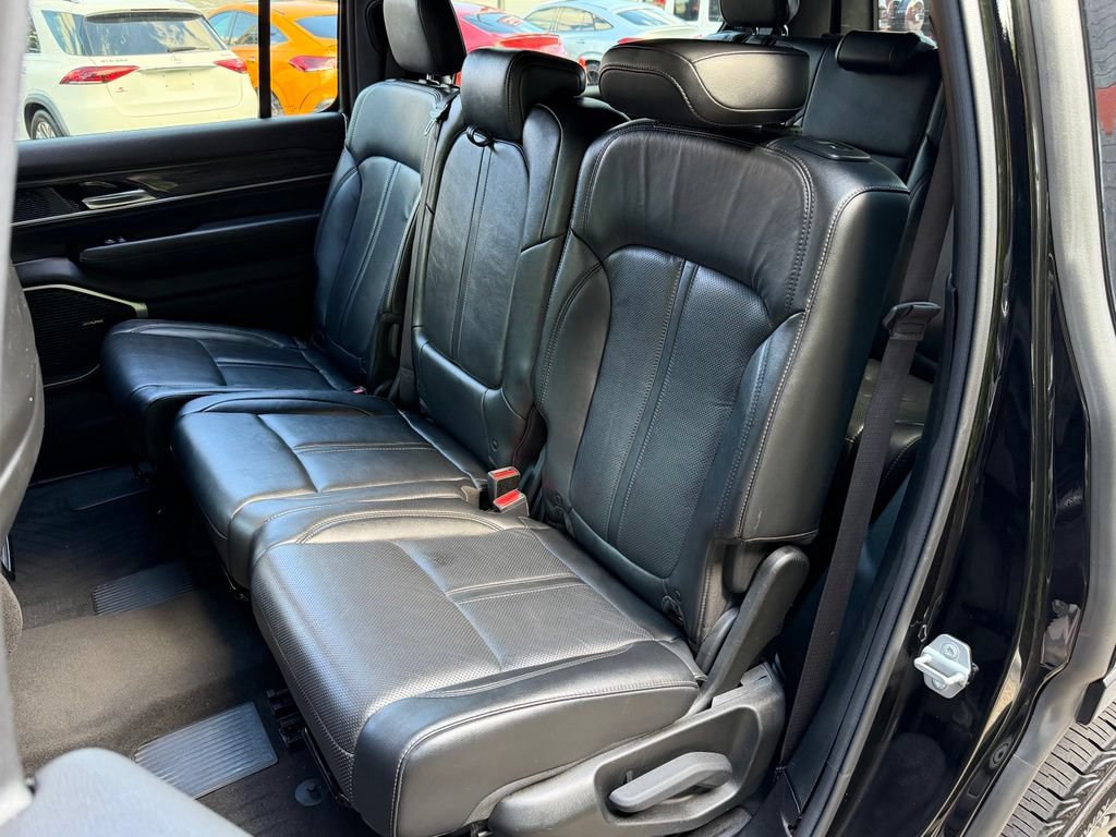 Used 2022 Jeep Wagoneer Series II AWD/4WD image 32