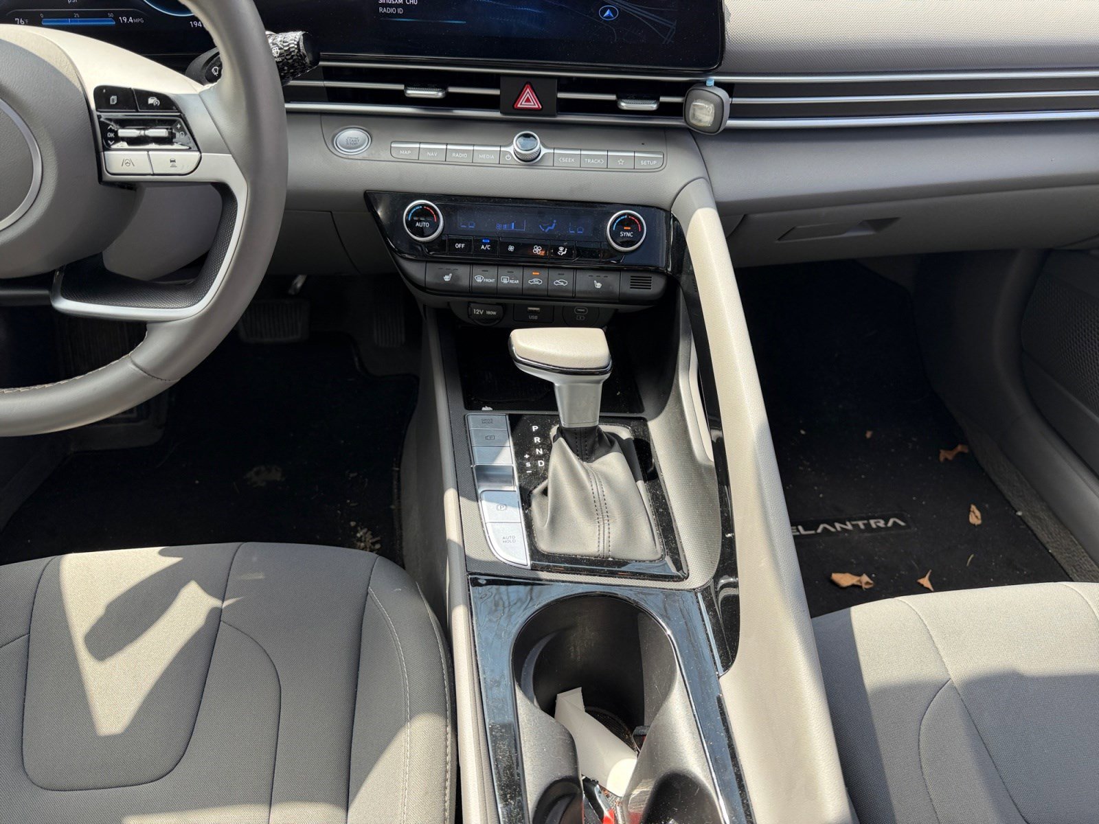 Certified 2024 Hyundai Elantra SEL w/ Convenience Package image 13