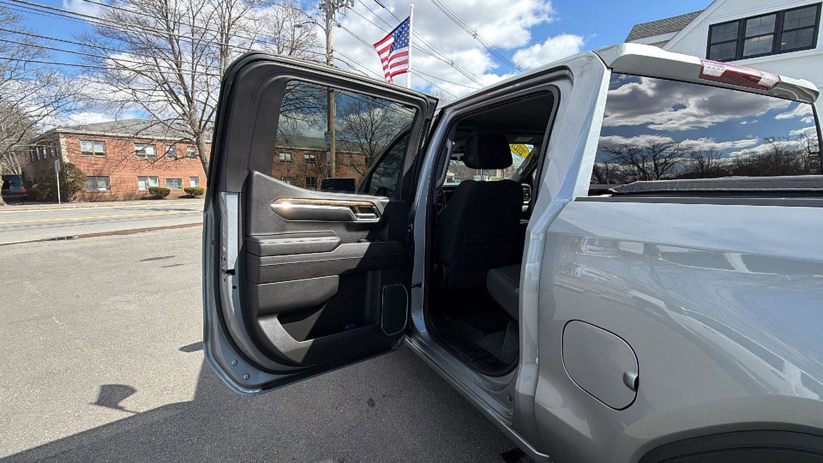 Used 2023 GMC Sierra 1500 Elevation image 32
