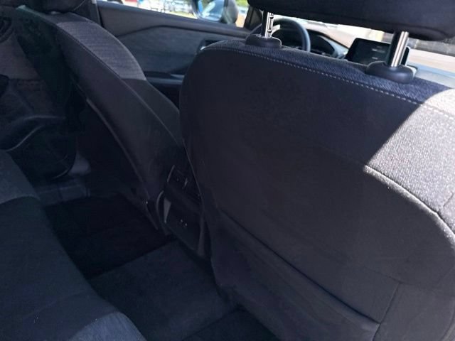Used 2023 Nissan Rogue SV AWD/4WD image 18
