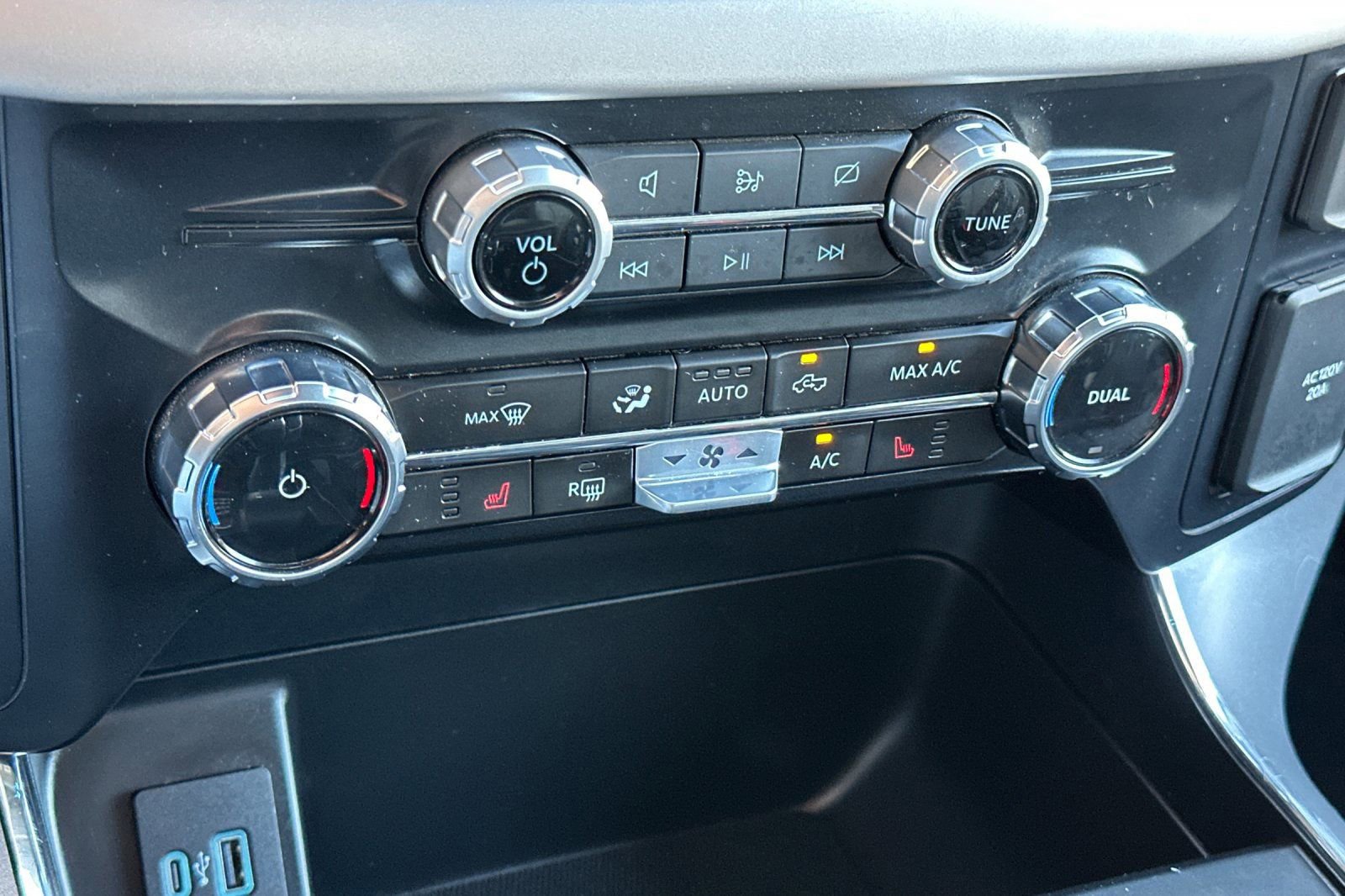 Used 2023 Ford F150 Lightning XLT image 21