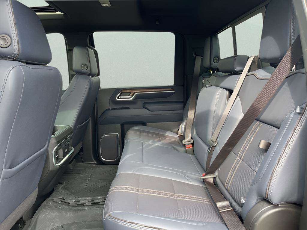Used 2024 Chevrolet Silverado 3500 High Country w/ High Country Premium Package AWD/4WD image 16