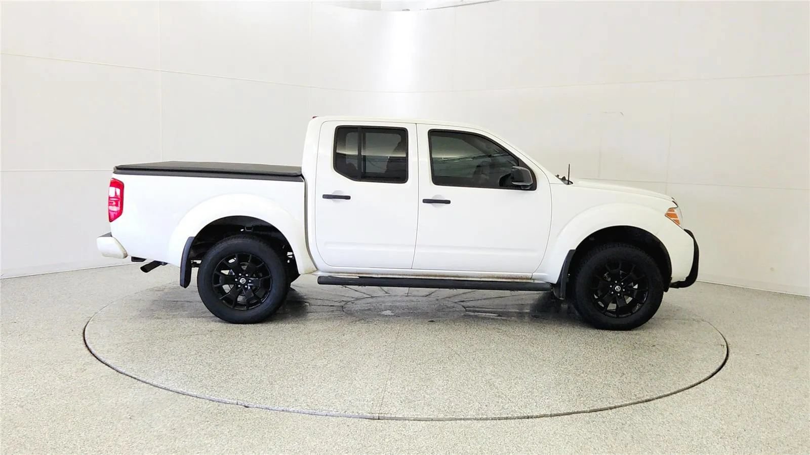 Used 2021 Nissan Frontier SV w/ Midnight Edition Floor Mats AWD/4WD image 8