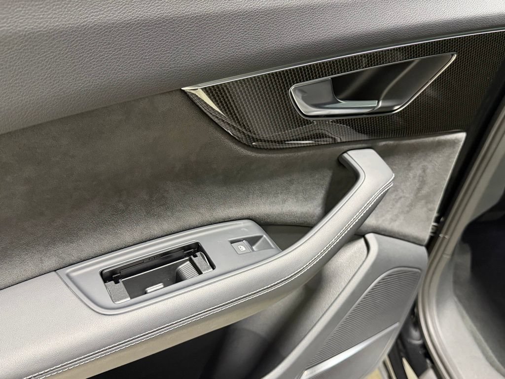 Used 2024 Audi SQ7 Premium Plus AWD/4WD image 40