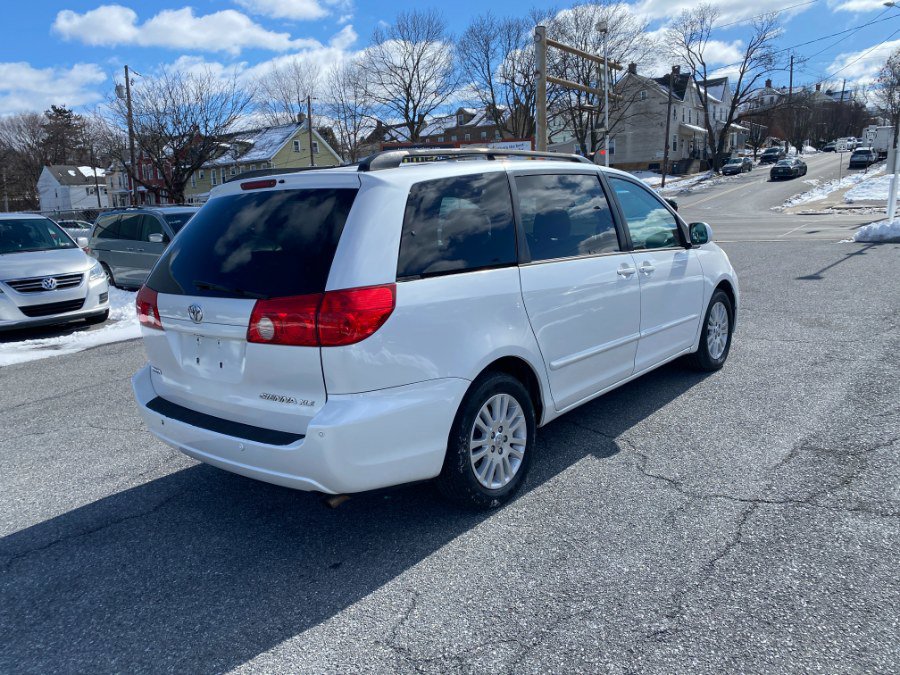 Used 2007 Toyota Sienna XLE Limited FWD image 5