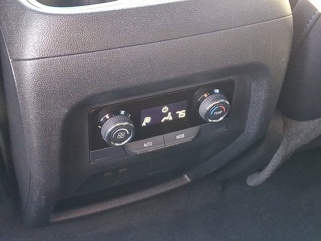 Certified 2025 Chevrolet Traverse LT image 12