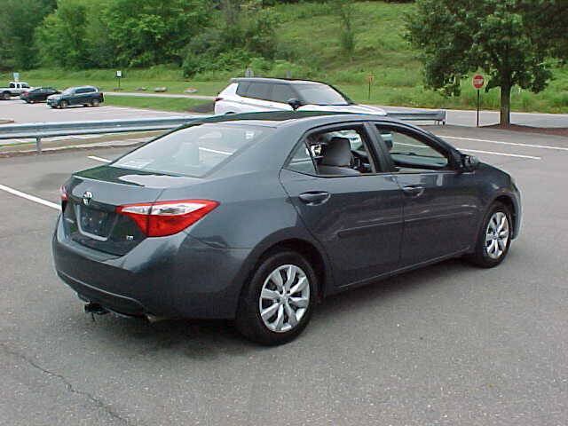Used 2015 Toyota Corolla LE w/ Body Protection Package #1 FWD image 5
