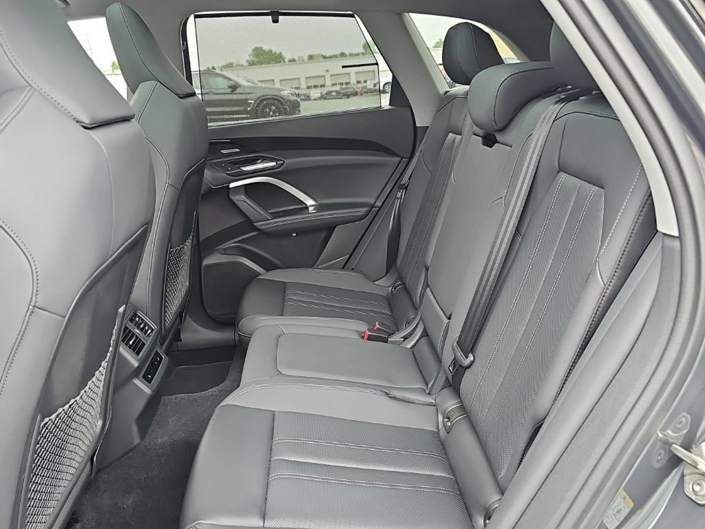 Certified 2025 Audi Q5 Prestige AWD/4WD image 12