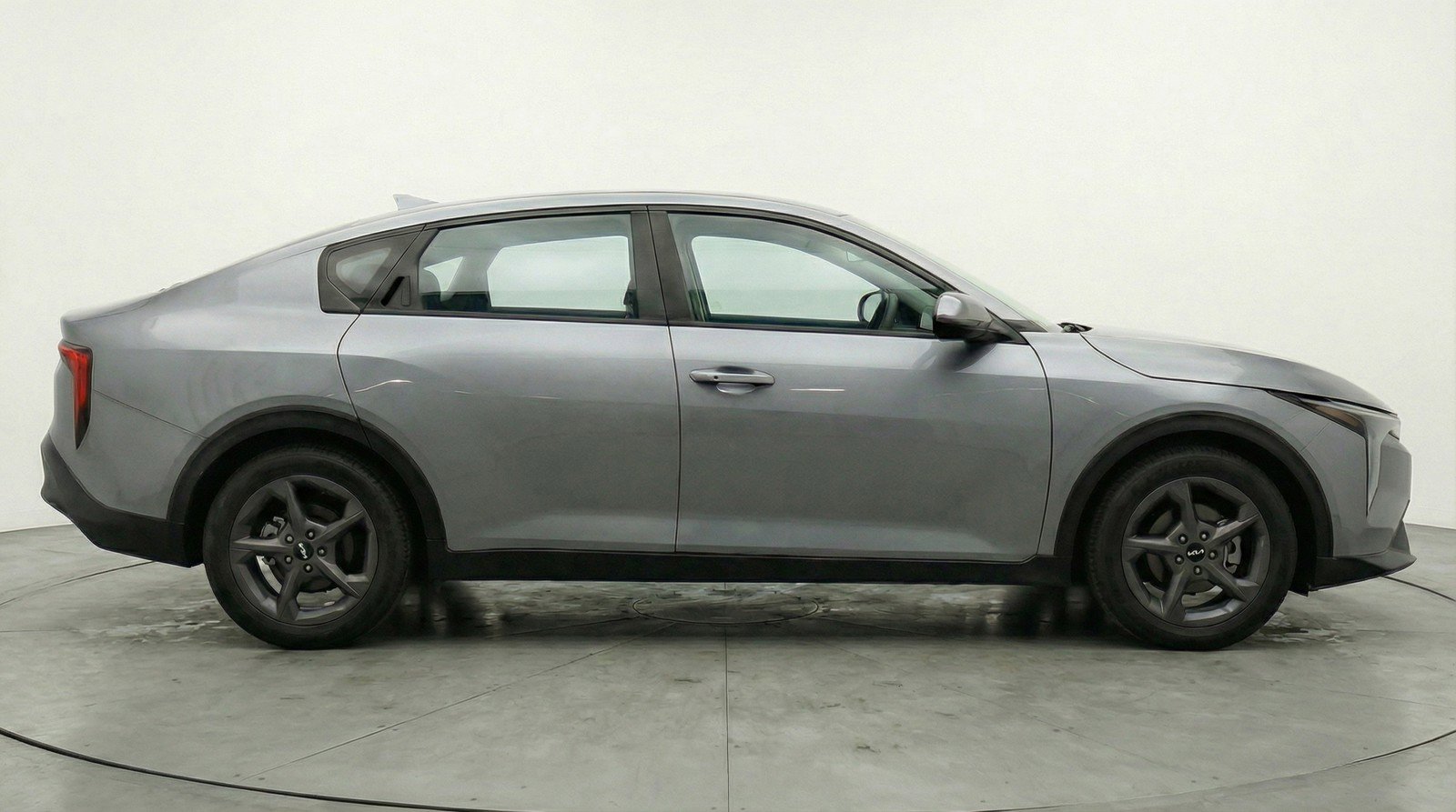 Used 2025 Kia K4 LXS image 11