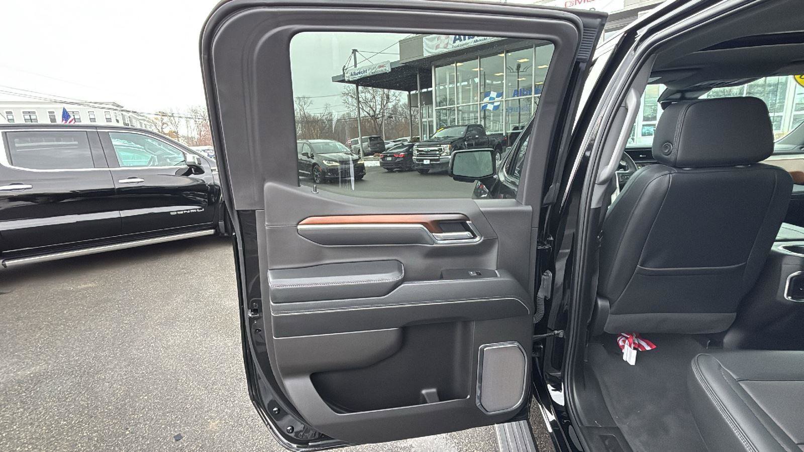 New 2025 GMC Sierra 1500 Denali w/ Denali Reserve Package image 29