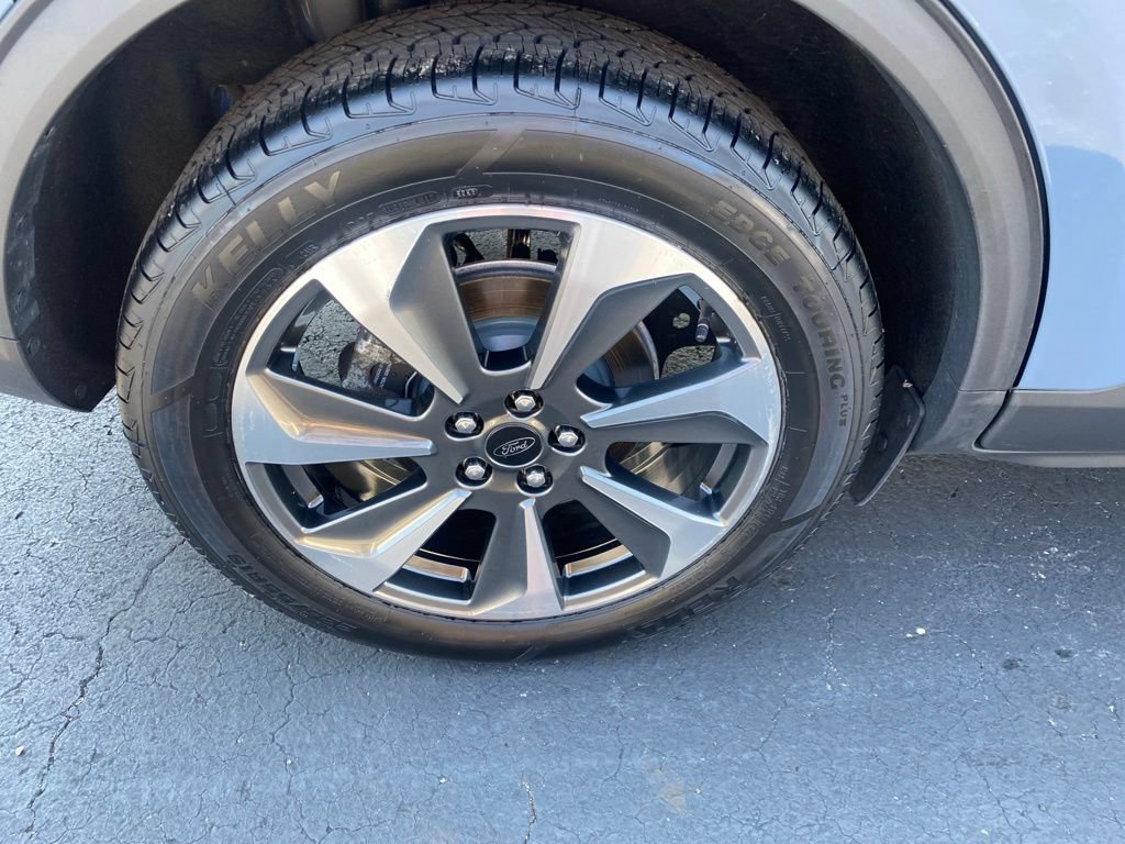 Used 2023 Ford Escape Platinum AWD/4WD image 15