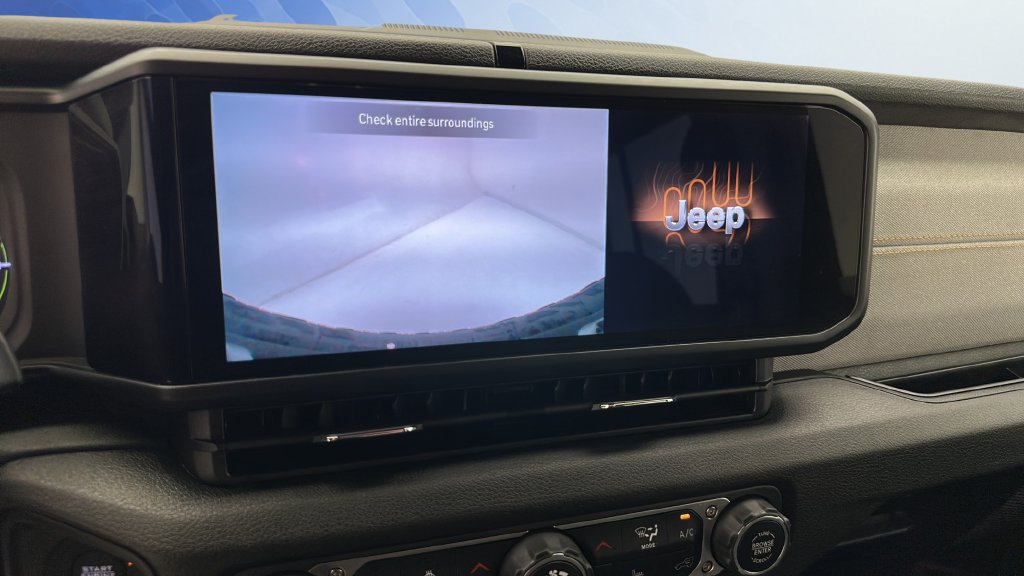 Used 2024 Jeep Wrangler Unlimited AWD/4WD image 18