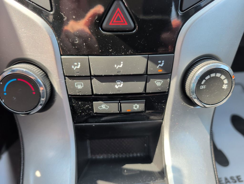 Used 2016 Chevrolet Cruze LT FWD image 14