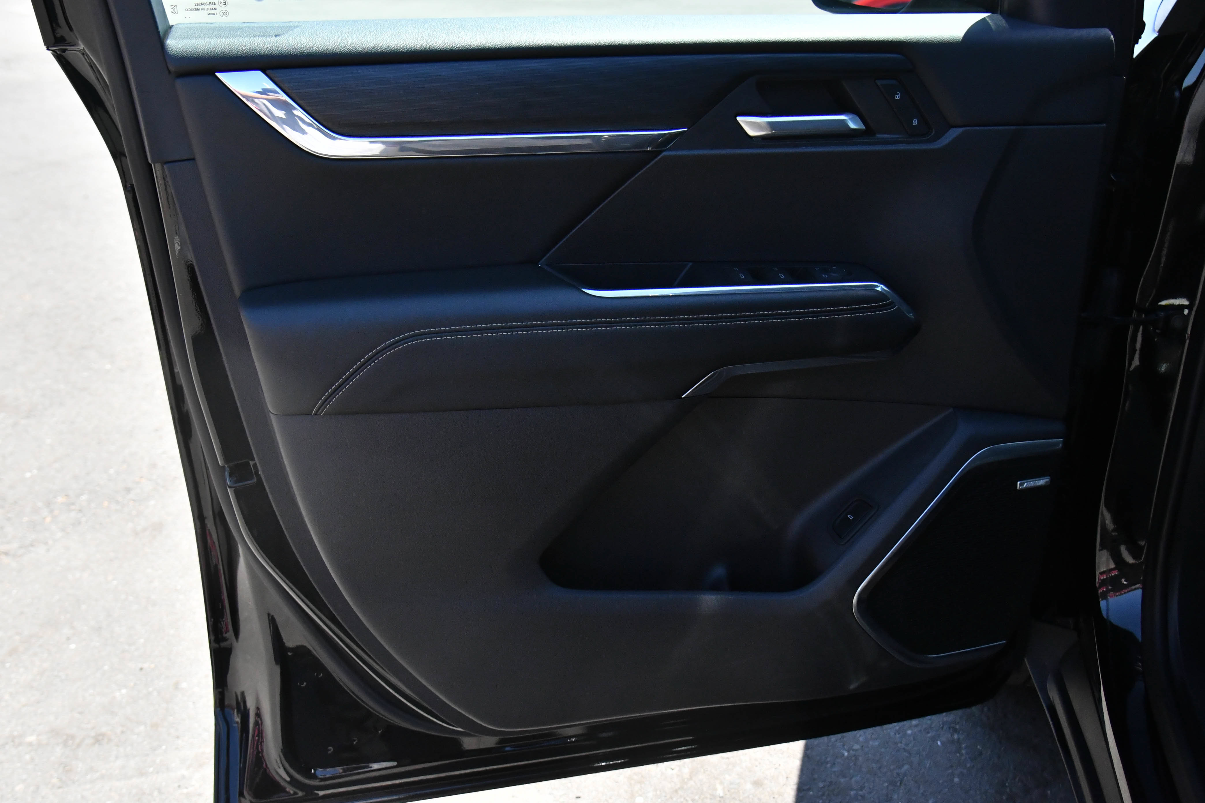 Used 2024 GMC Acadia Elevation FWD image 14