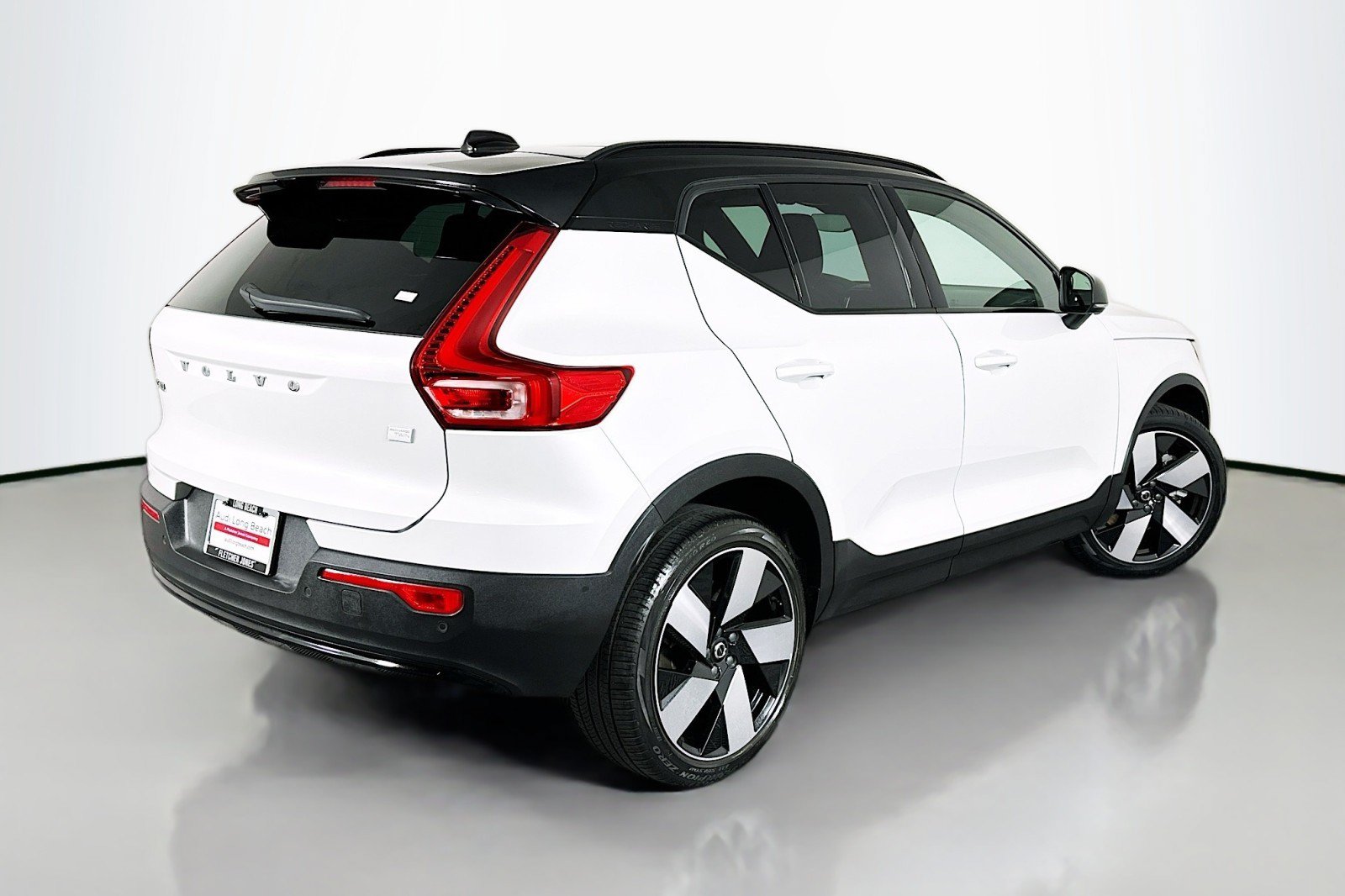 Used 2023 Volvo XC40 Recharge Ultimate w/ Protection Package Premier AWD/4WD image 14