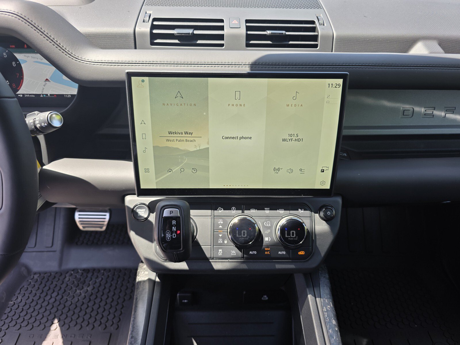 New 2026 Land Rover Defender 110 OCTA AWD/4WD image 16