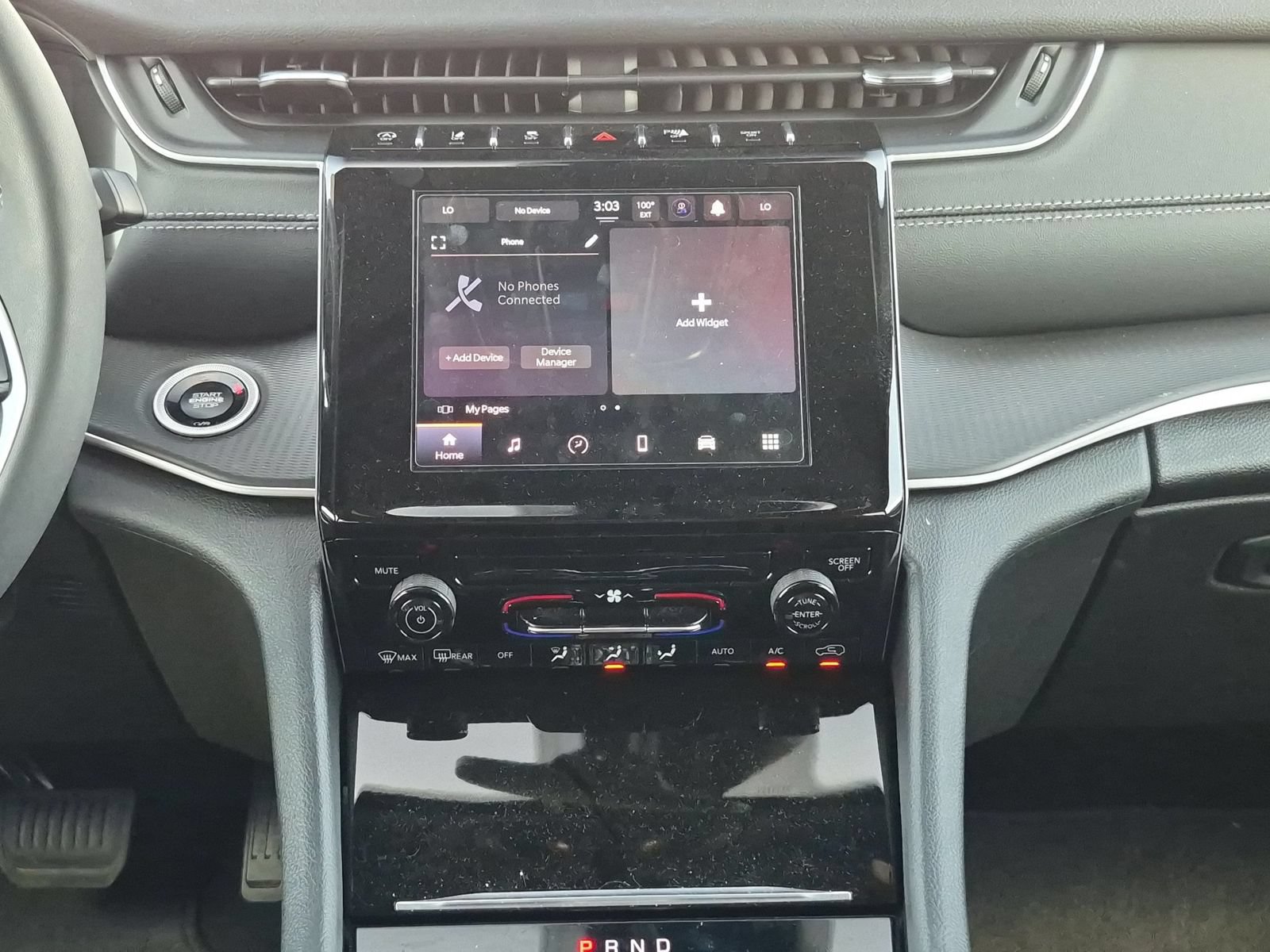 Used 2025 Jeep Grand Cherokee Laredo RWD image 16