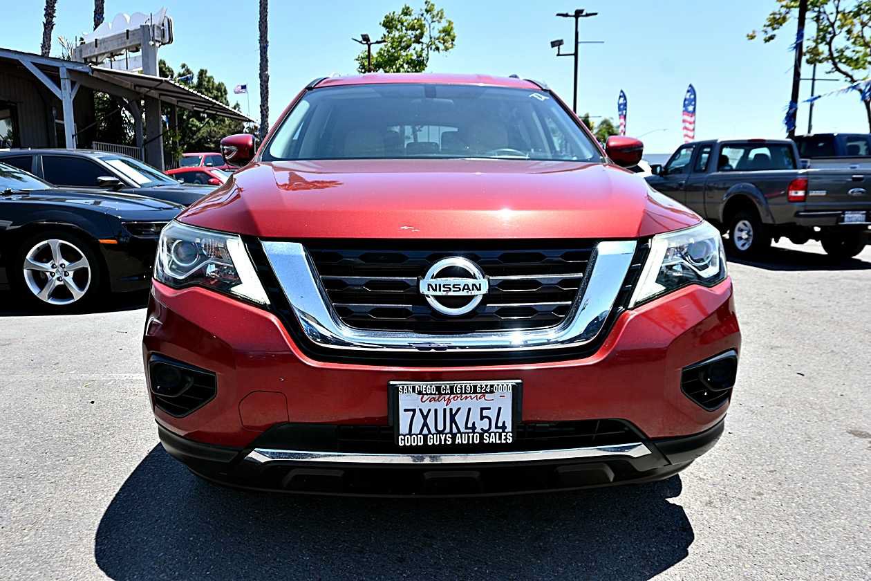 Used 2017 Nissan Pathfinder S FWD image 2