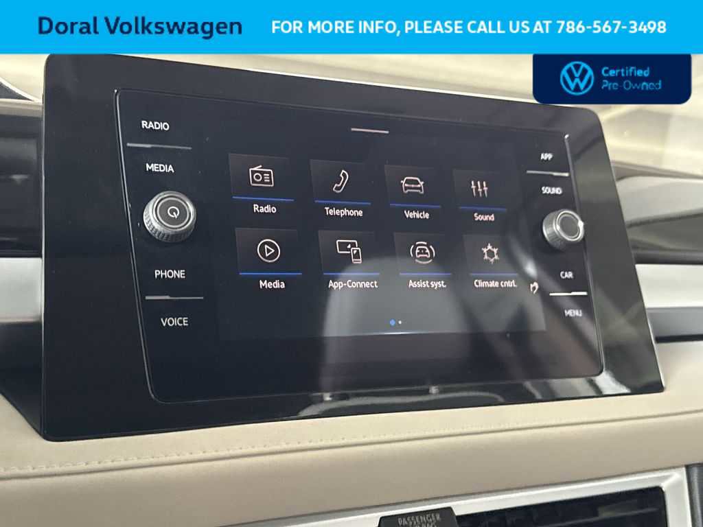 Used 2025 Volkswagen Taos SE FWD image 18