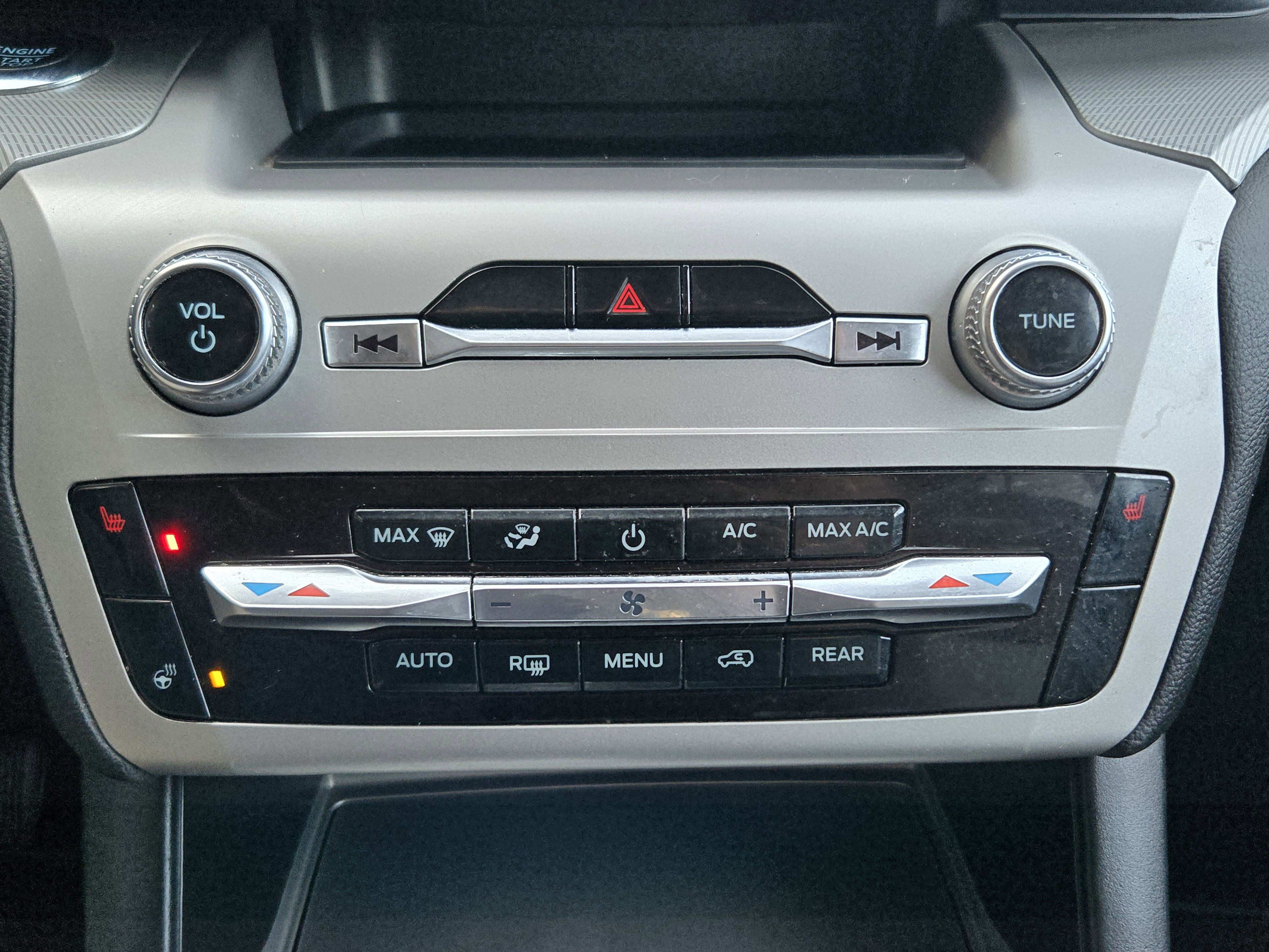 Certified 2022 Ford Explorer XLT w/ Equipment Group 202A image 14