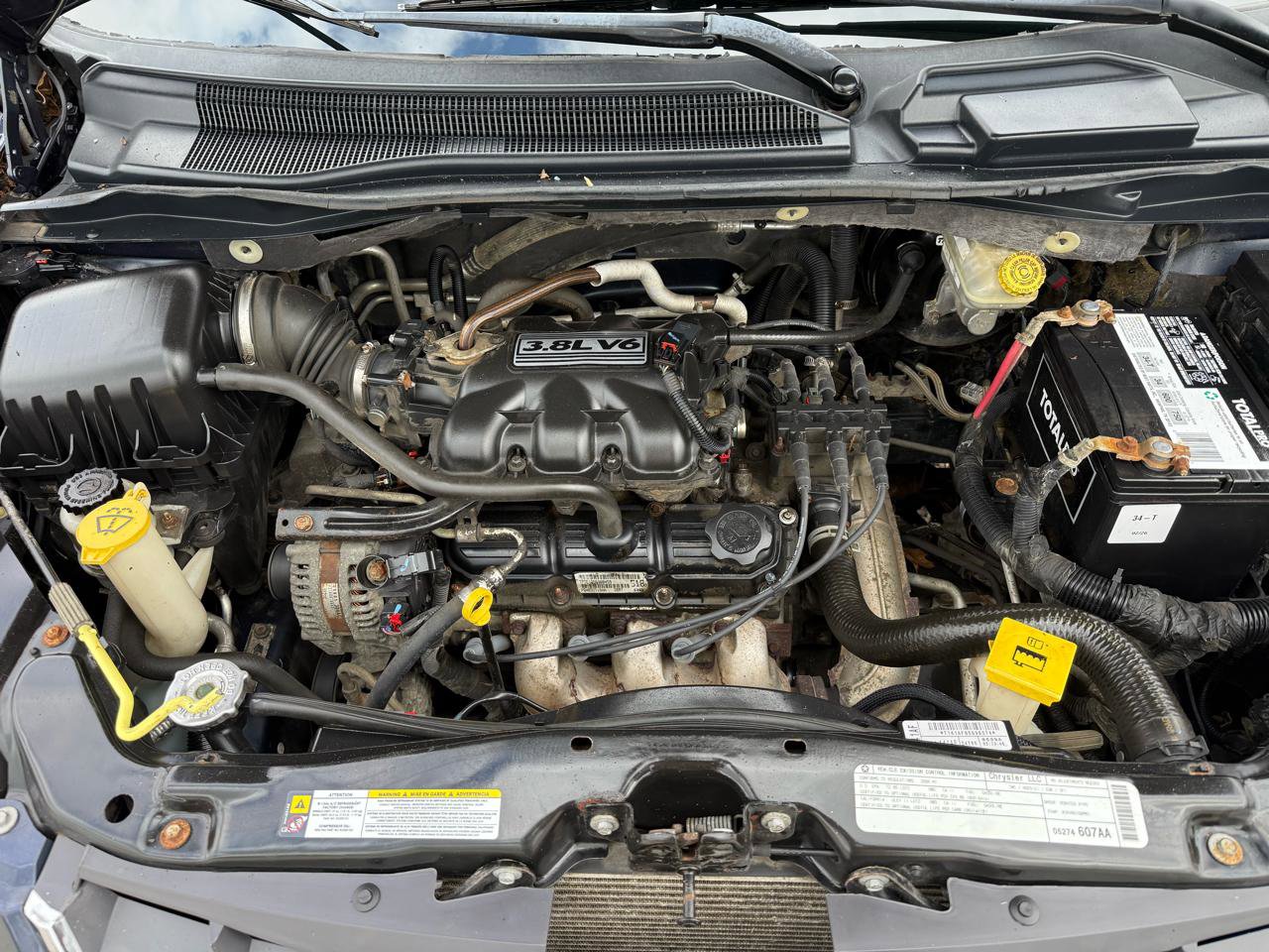 Used 2009 Chrysler Town & Country Touring FWD image 25