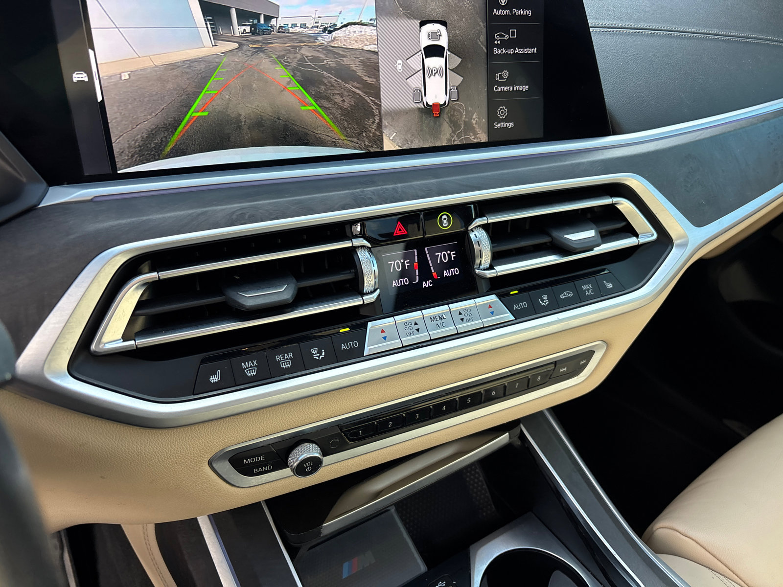 Used 2022 BMW X7 M50i w/ Cold Weather Package image 21