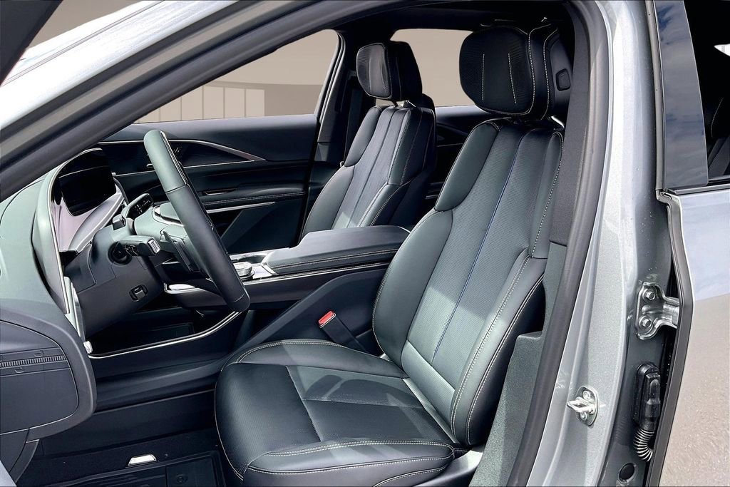 New 2026 Cadillac Lyriq Premium Luxury image 9