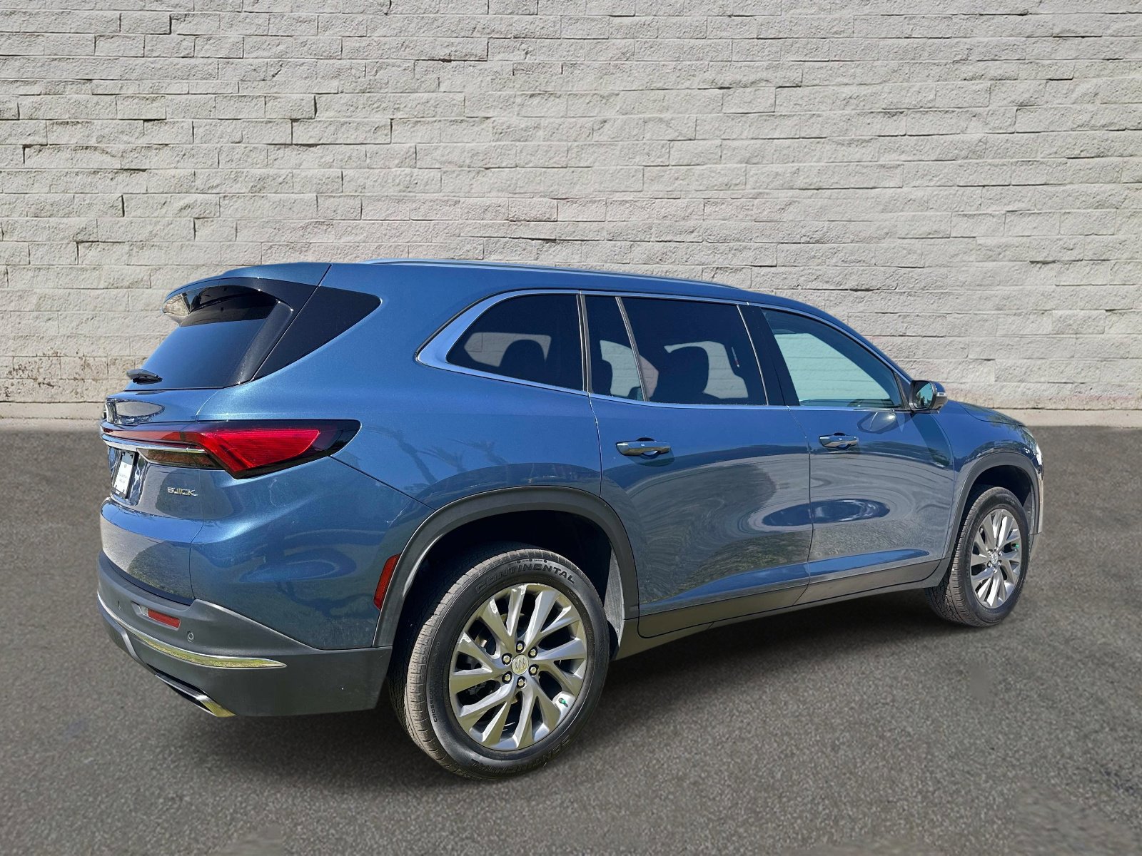 Used 2025 Buick Enclave Preferred FWD image 5