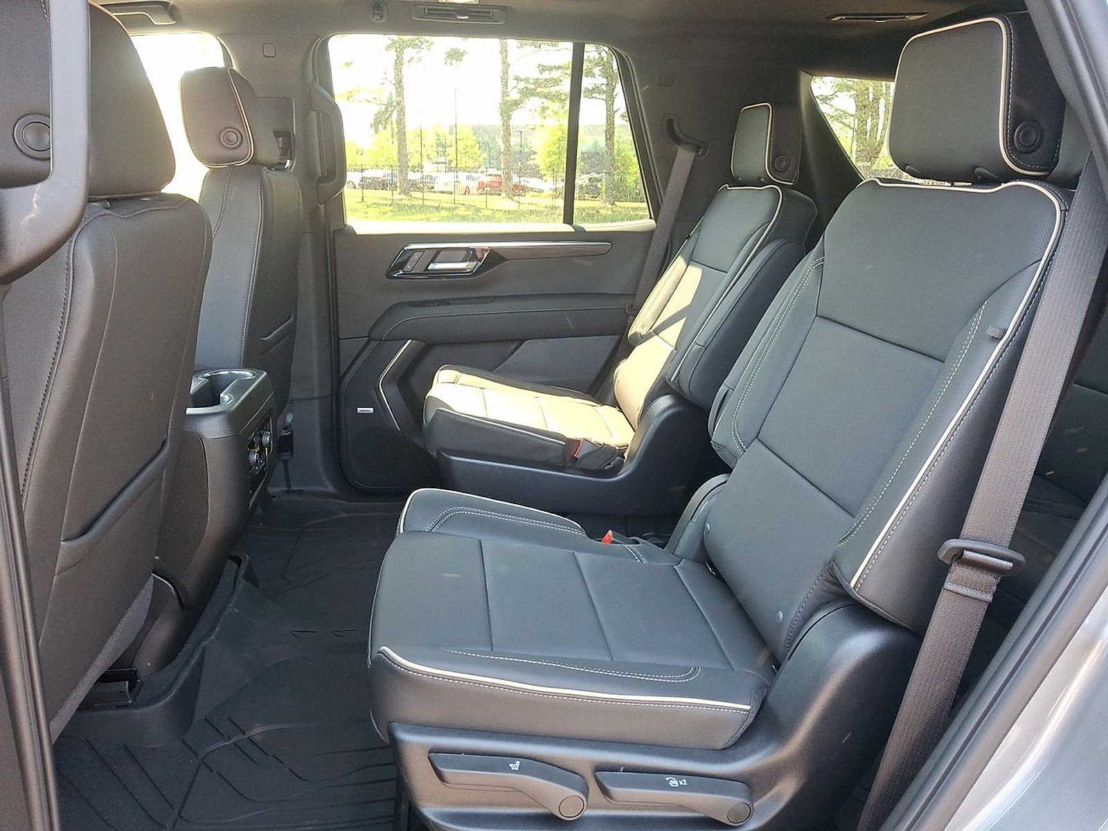 New 2026 Chevrolet Tahoe Premier w/ Sun And Tow Package AWD/4WD image 13